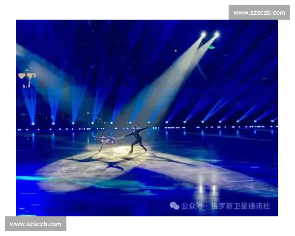 冰上共舞,花滑天鹅队演绎极致欢乐! 冰上共舞,花滑天鹅队演绎极致欢乐!